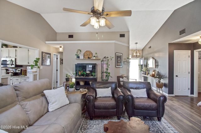 110 Cottage Lane, Jacksonville, NC 28546