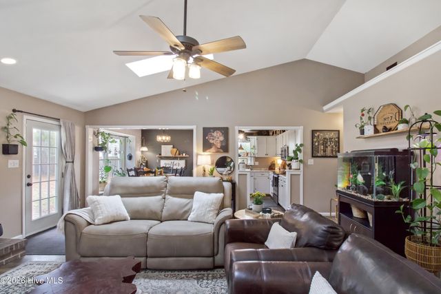 110 Cottage Lane, Jacksonville, NC 28546