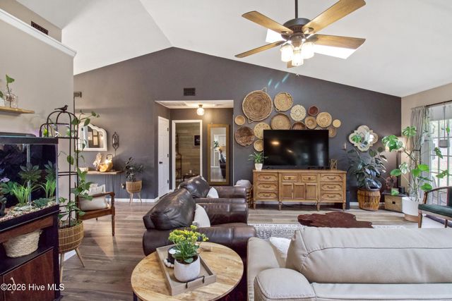 110 Cottage Lane, Jacksonville, NC 28546