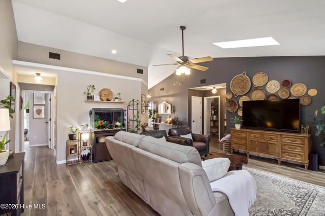 110 Cottage Lane, Jacksonville, NC 28546