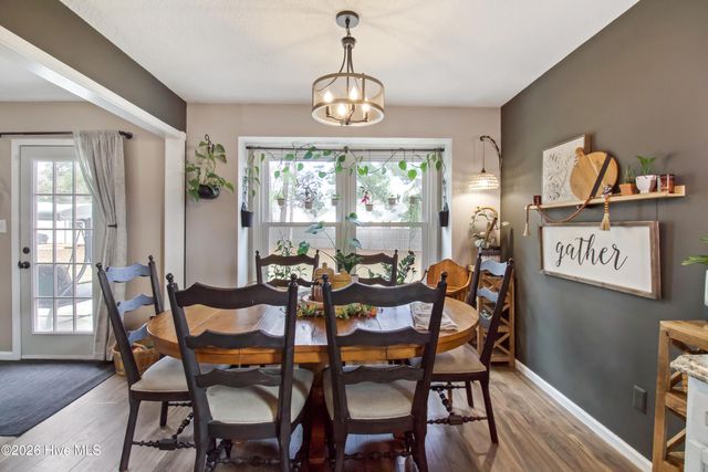 110 Cottage Lane, Jacksonville, NC 28546