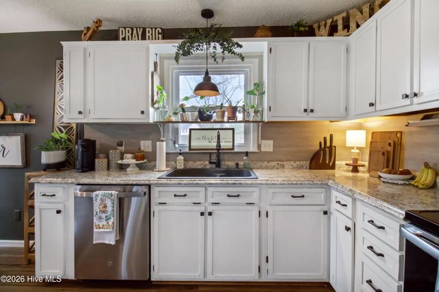 110 Cottage Lane, Jacksonville, NC 28546