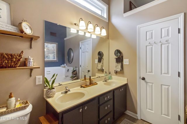 110 Cottage Lane, Jacksonville, NC 28546