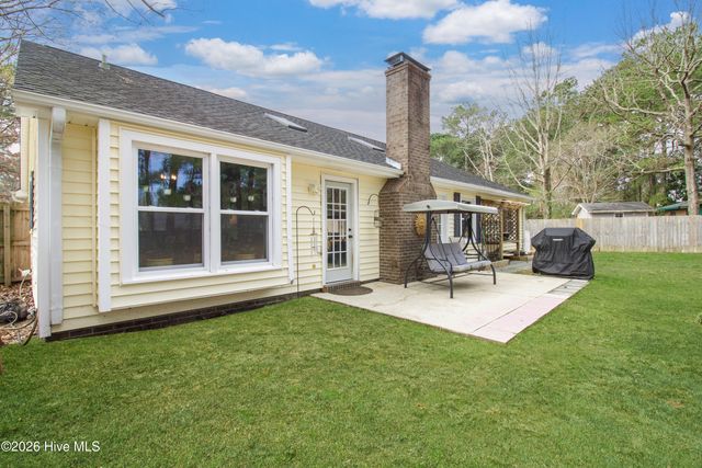 110 Cottage Lane, Jacksonville, NC 28546