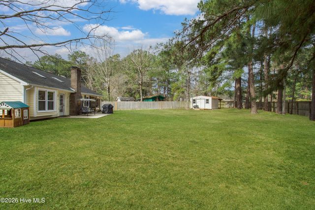 110 Cottage Lane, Jacksonville, NC 28546