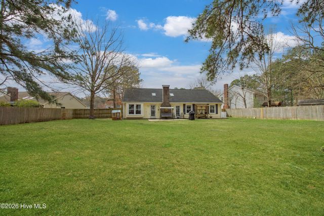 110 Cottage Lane, Jacksonville, NC 28546