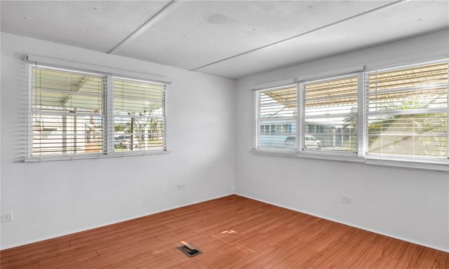 209 50TH AVENUE PLAZA E, Bradenton, FL 34203