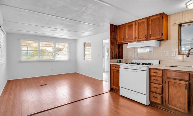 209 50TH AVENUE PLAZA E, Bradenton, FL 34203