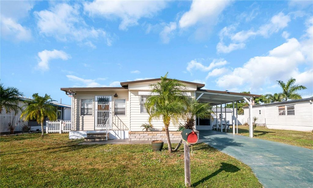 209 50TH AVENUE PLAZA E, Bradenton, FL 34203