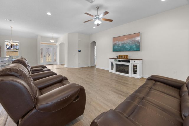 6101 Walk Along Way, Crestview, FL 32536