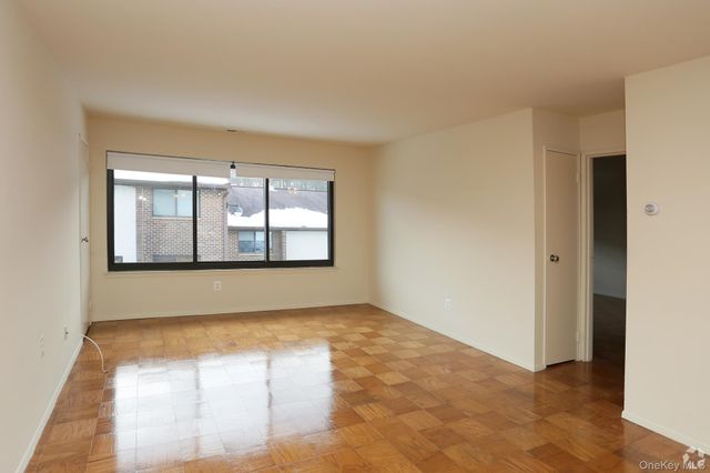 44 Route 25A 504, Smithtown, NY 11787