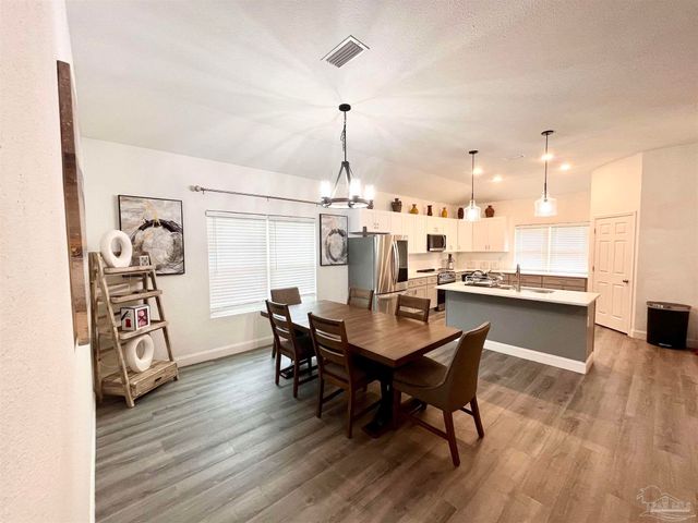 1315 W Scott St, Pensacola, FL 32501