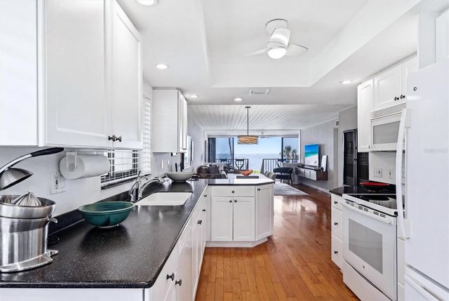 3460 WILD OAK BAY BOULEVARD 143, Bradenton, FL 34210