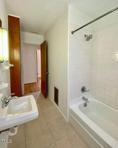 808 N Buchanan Boulevard B, Durham, NC 27701