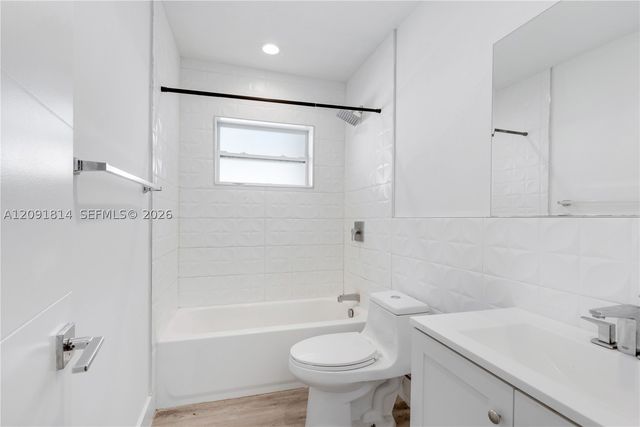 2510 NE 182nd Ter, North Miami Beach, FL 33160