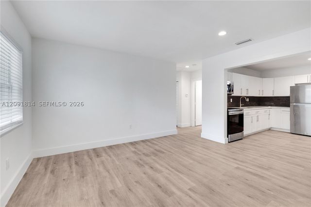 2510 NE 182nd Ter, North Miami Beach, FL 33160