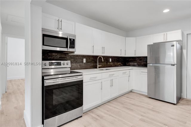 2510 NE 182nd Ter, North Miami Beach, FL 33160