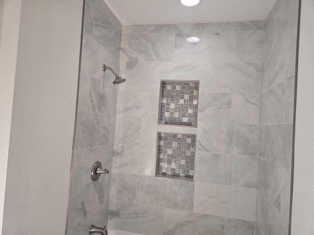 1433 W National AVENUE, Milwaukee, WI 53204