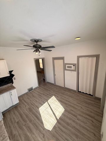 1433 W National AVENUE, Milwaukee, WI 53204