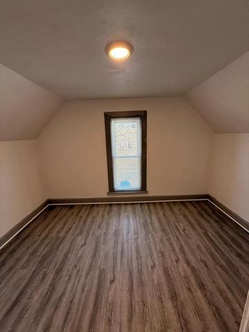 1433 W National AVENUE, Milwaukee, WI 53204