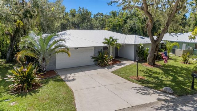 3736 MAPLE HOLLOW COURT, Sarasota, FL 34243
