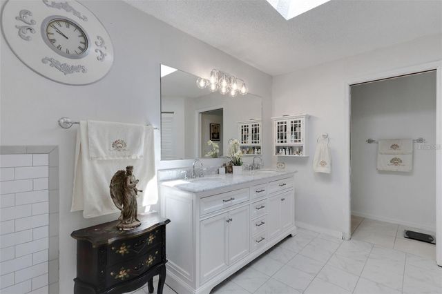 3736 MAPLE HOLLOW COURT, Sarasota, FL 34243