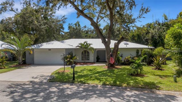 3736 MAPLE HOLLOW COURT, Sarasota, FL 34243