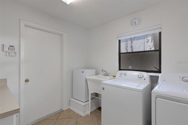3736 MAPLE HOLLOW COURT, Sarasota, FL 34243