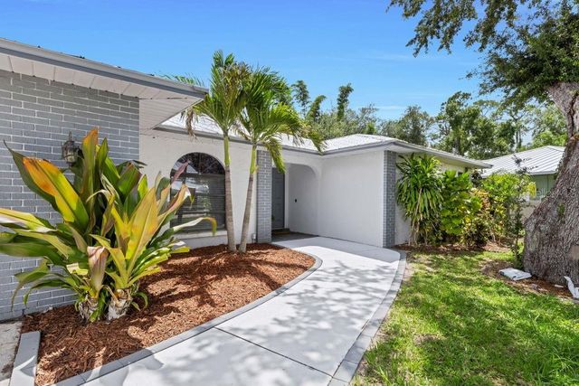 3736 MAPLE HOLLOW COURT, Sarasota, FL 34243