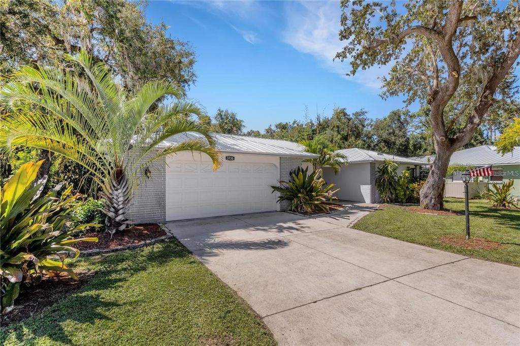 3736 MAPLE HOLLOW COURT, Sarasota, FL 34243