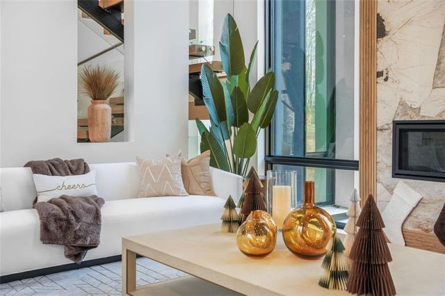 1736 COX Road, Roswell, GA 30075