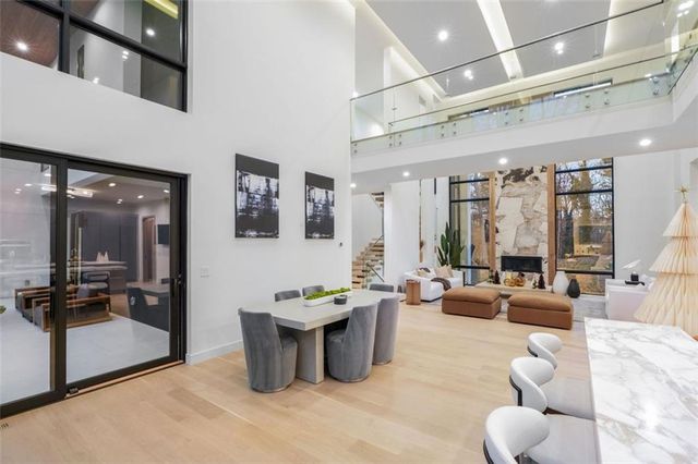 1736 COX Road, Roswell, GA 30075