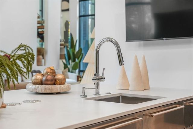 1736 COX Road, Roswell, GA 30075