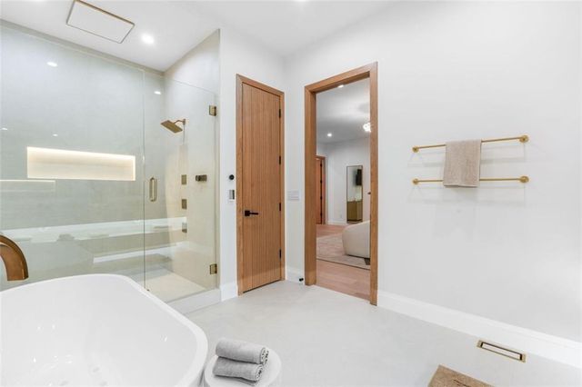 1736 COX Road, Roswell, GA 30075