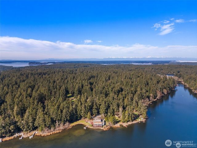 9118 130th Avenue Ct, Anderson Island, WA 98303