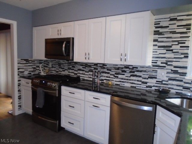 9394 Ledge Acres Drive, Macedonia, OH 44056