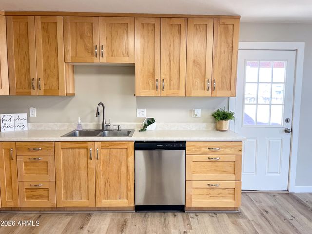 645 S Barlow Street, Colorado City, AZ 86021