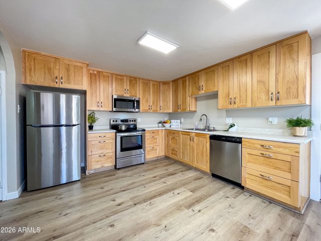 645 S Barlow Street, Colorado City, AZ 86021