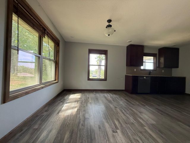 207 Juniper Avenue, Cabool, MO 65689