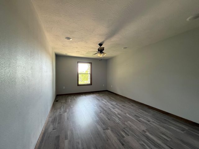 207 Juniper Avenue, Cabool, MO 65689