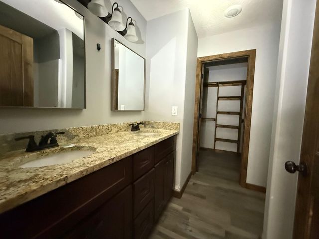 207 Juniper Avenue, Cabool, MO 65689