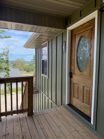 207 Juniper Avenue, Cabool, MO 65689