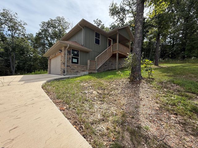 207 Juniper Avenue, Cabool, MO 65689