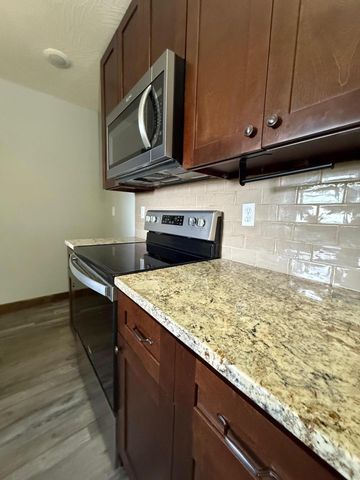 207 Juniper Avenue, Cabool, MO 65689