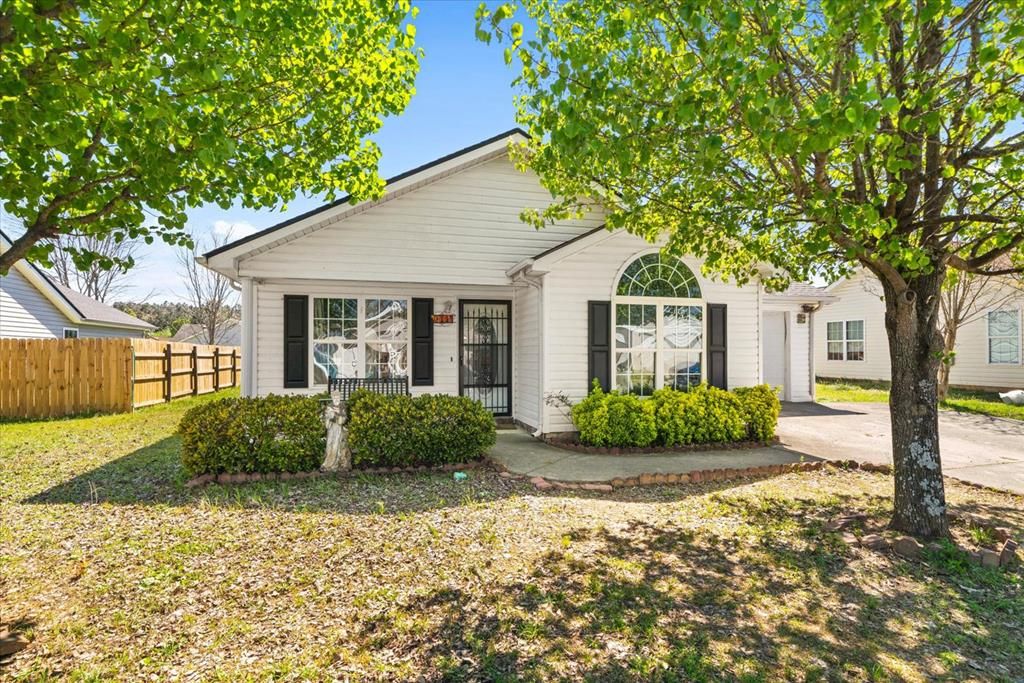 1494 Heather Way, Dalton, GA 30721