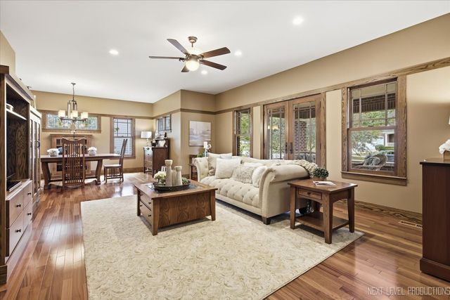 627 Ritter Drive, Batavia, IL 60510