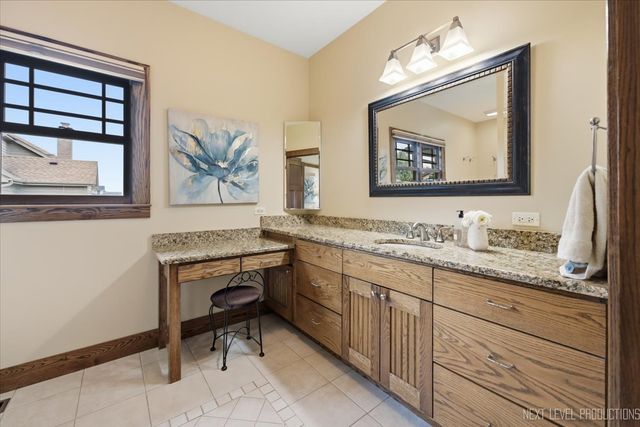 627 Ritter Drive, Batavia, IL 60510