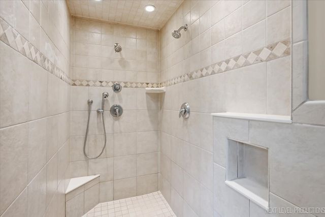 627 Ritter Drive, Batavia, IL 60510