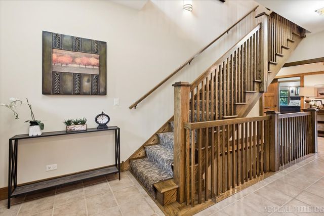 627 Ritter Drive, Batavia, IL 60510