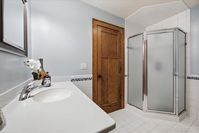 627 Ritter Drive, Batavia, IL 60510